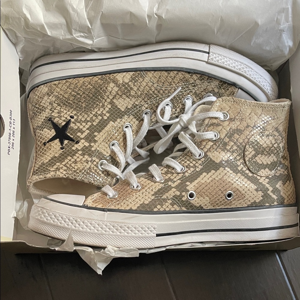Stussy x Converse Gently Worn Women’s size 8